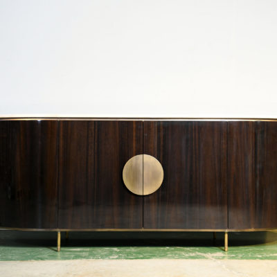 Walnut veneer sideboard with glossy finish and brass details