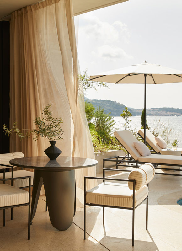 Mandarin Oriental-Costa Navarino-table-tlab