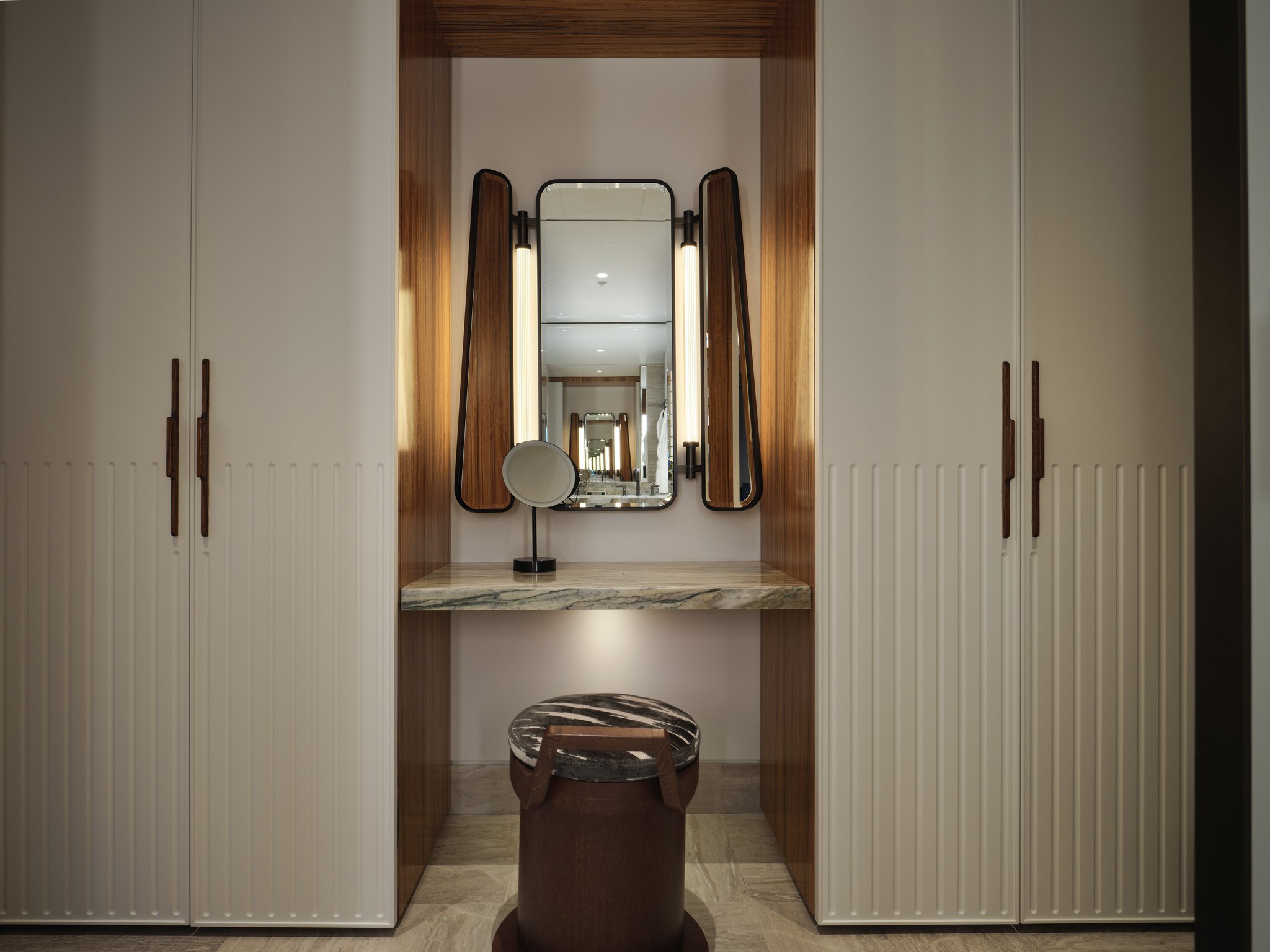 Conrad Athens The Ilisian - Mirror